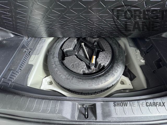 Vehicle image 33 of 42