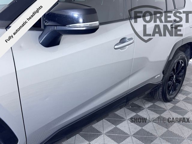 Vehicle image 14 of 42