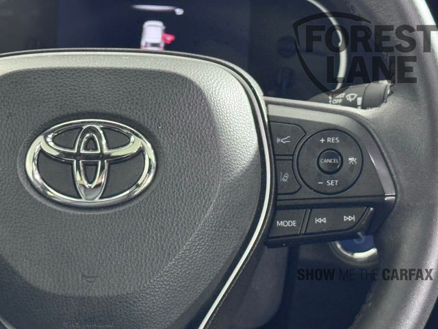 Vehicle image 26 of 42