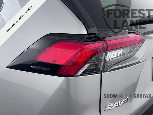Vehicle image 15 of 42