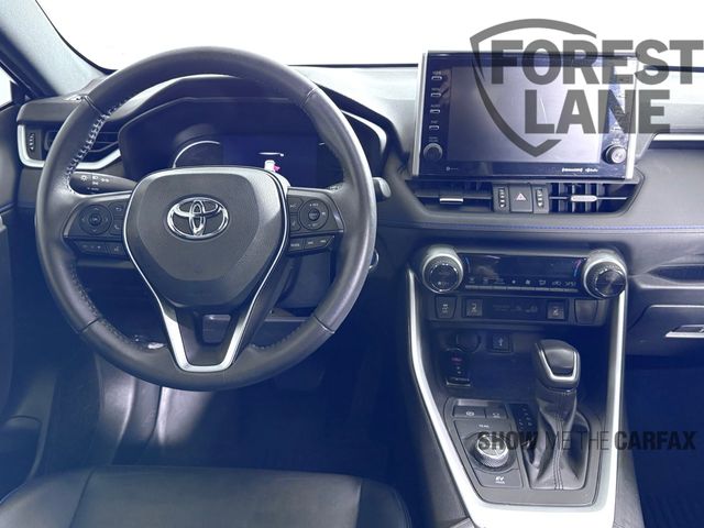Vehicle image 23 of 42