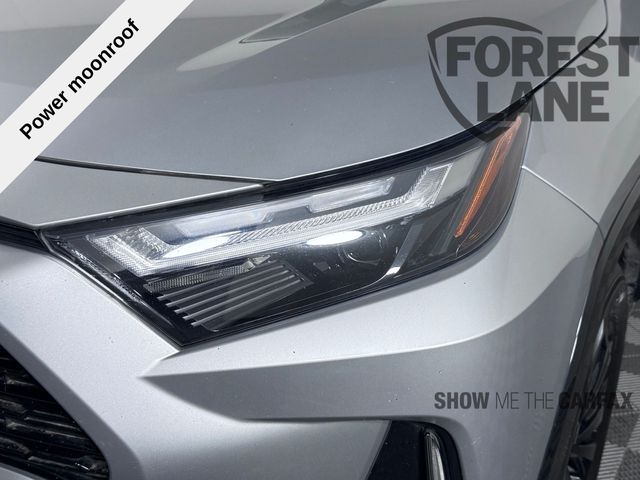 Vehicle image 11 of 42