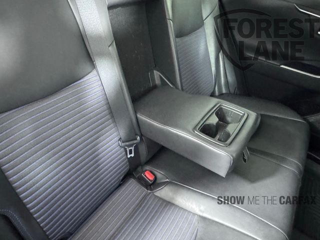 Vehicle image 31 of 42
