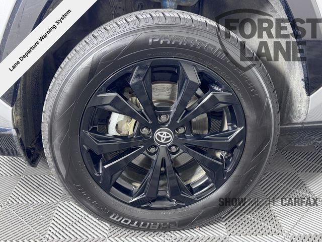 Vehicle image 13 of 42