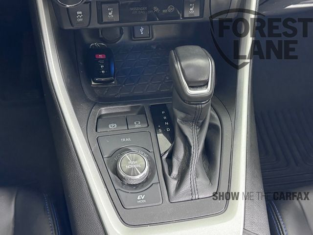 Vehicle image 28 of 42