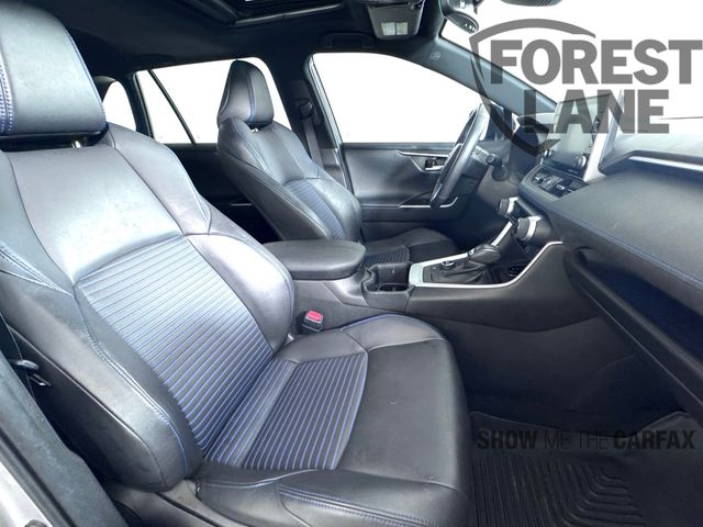 Vehicle image 18 of 42