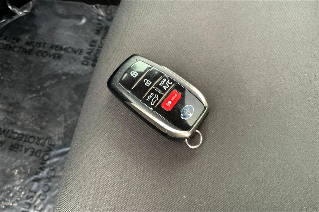 Vehicle image 33 of 33