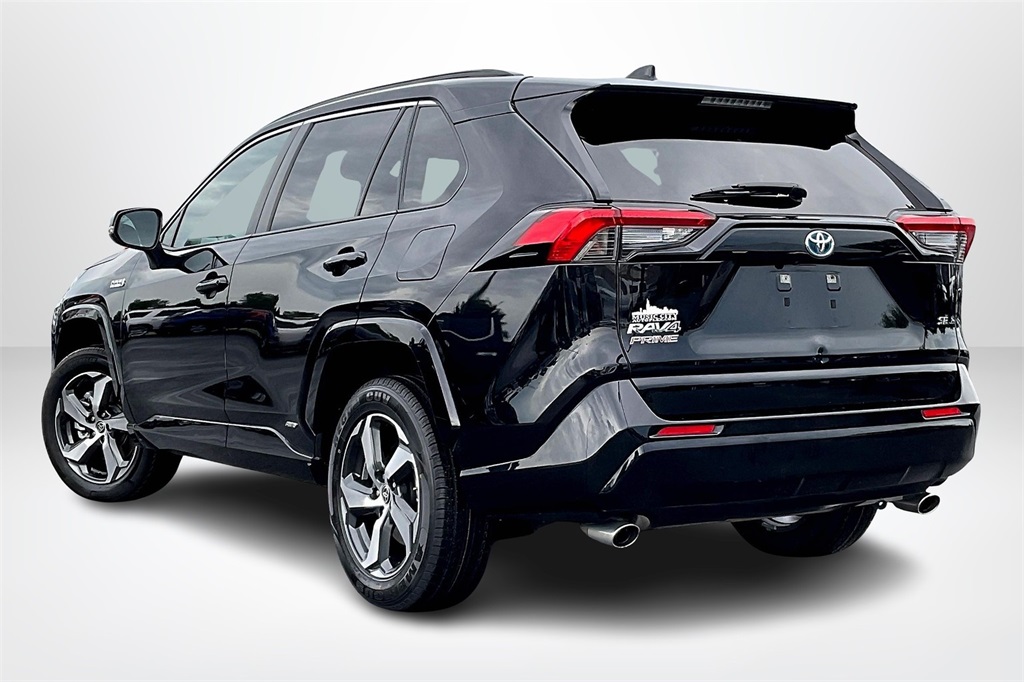 Vehicle image 6 of 33