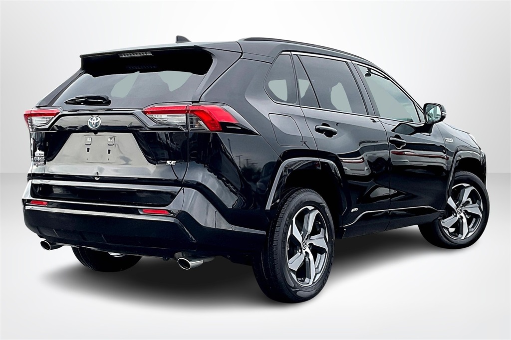 Vehicle image 5 of 33
