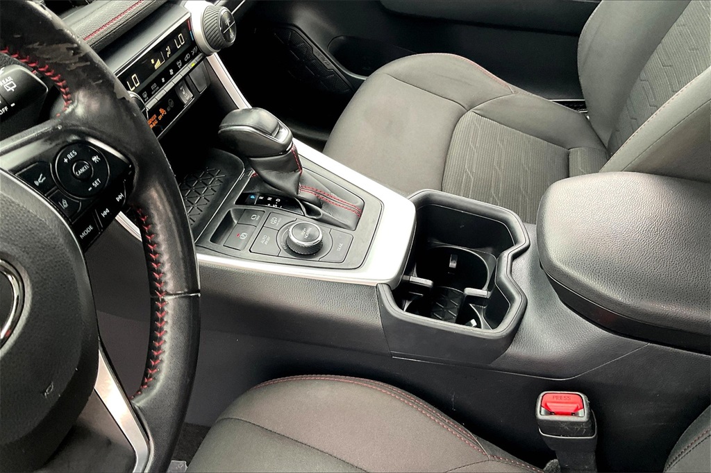 Vehicle image 18 of 33