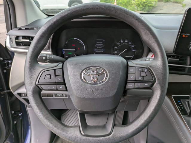 Vehicle image 9 of 27