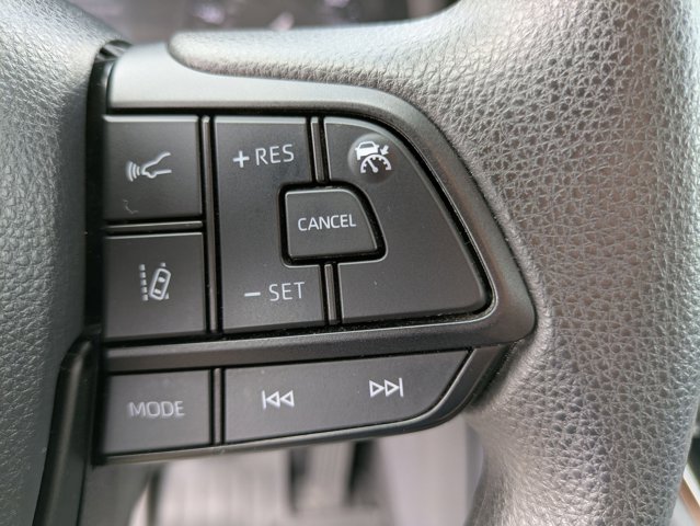 Vehicle image 11 of 27