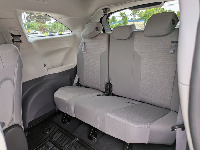 Vehicle image 20 of 27