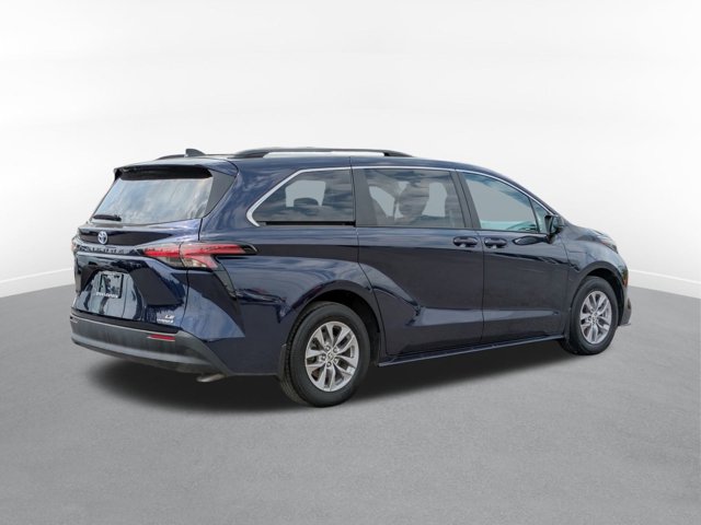 Vehicle image 4 of 27