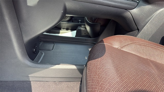 Vehicle image 20 of 47
