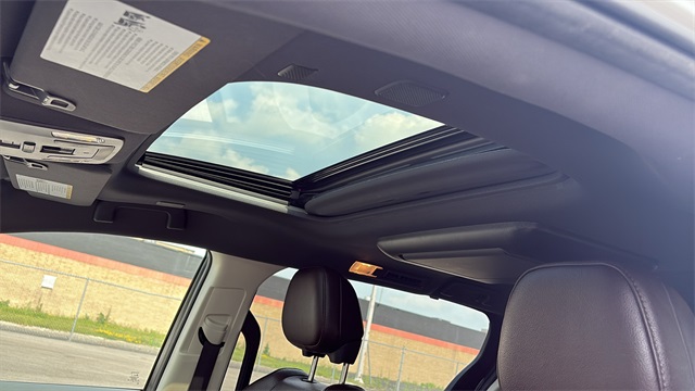 Vehicle image 22 of 47