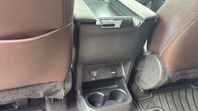 Vehicle image 26 of 47