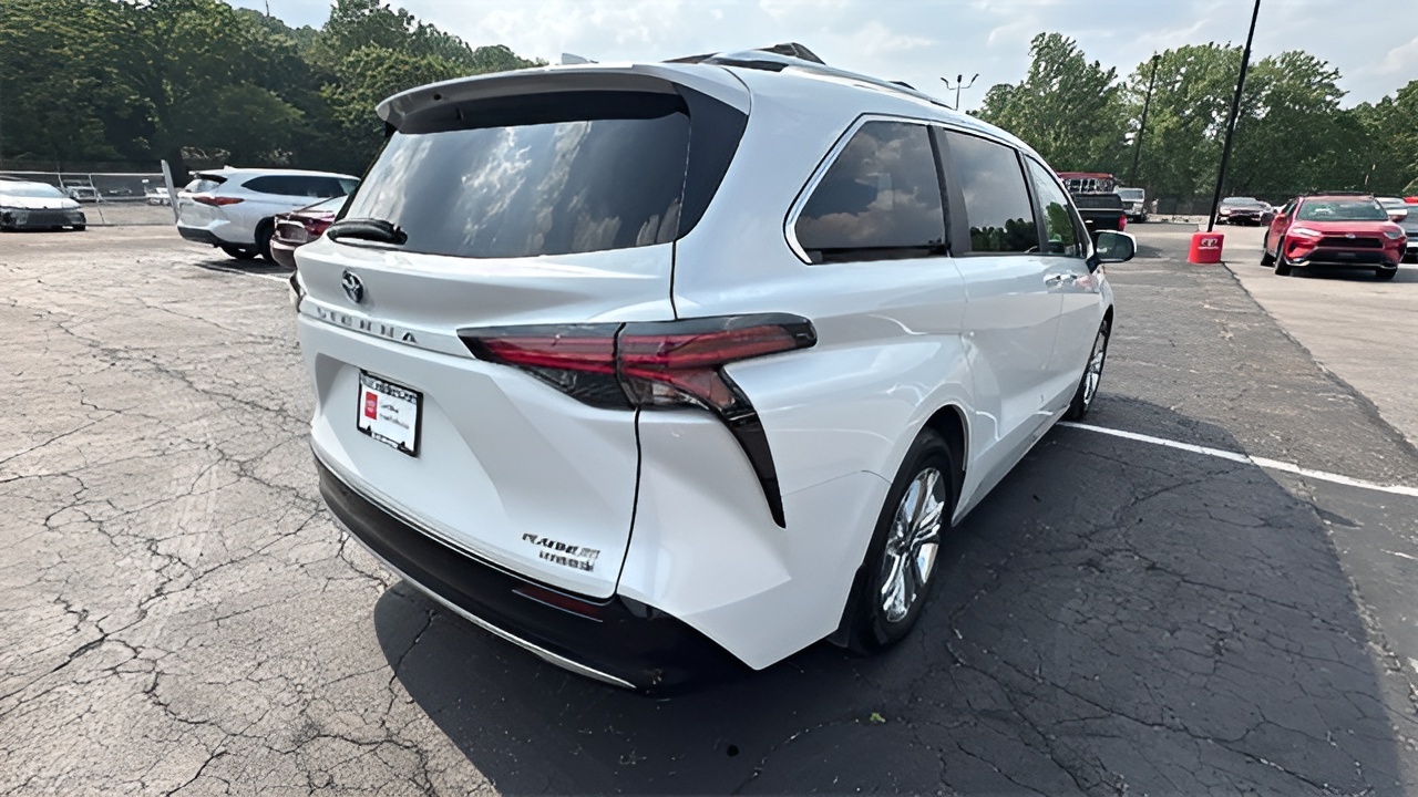 Vehicle image 45 of 47