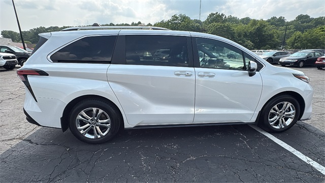 Vehicle image 3 of 47