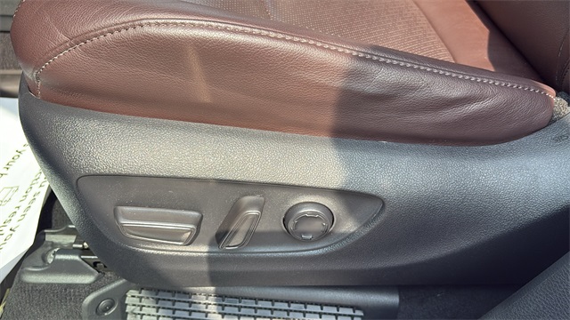 Vehicle image 21 of 47
