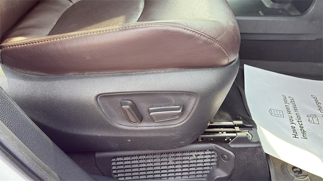 Vehicle image 39 of 47