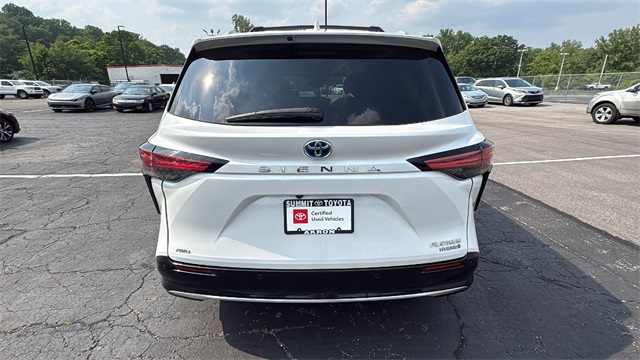 Vehicle image 6 of 47