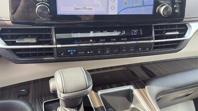 Vehicle image 14 of 47