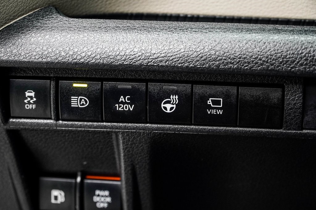 Vehicle image 29 of 43