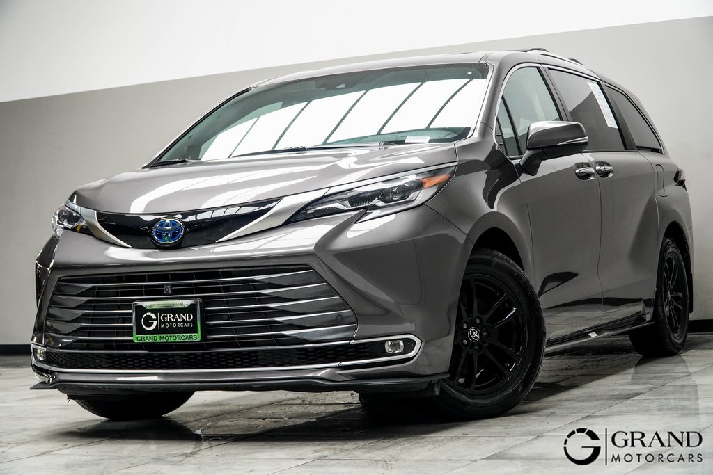 Vehicle image 2 of 43