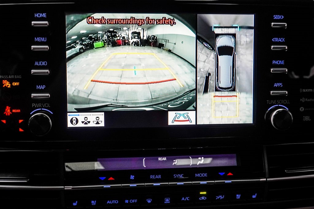 Vehicle image 22 of 43