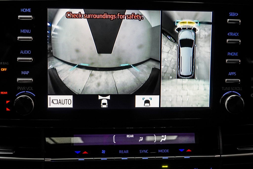 Vehicle image 25 of 43