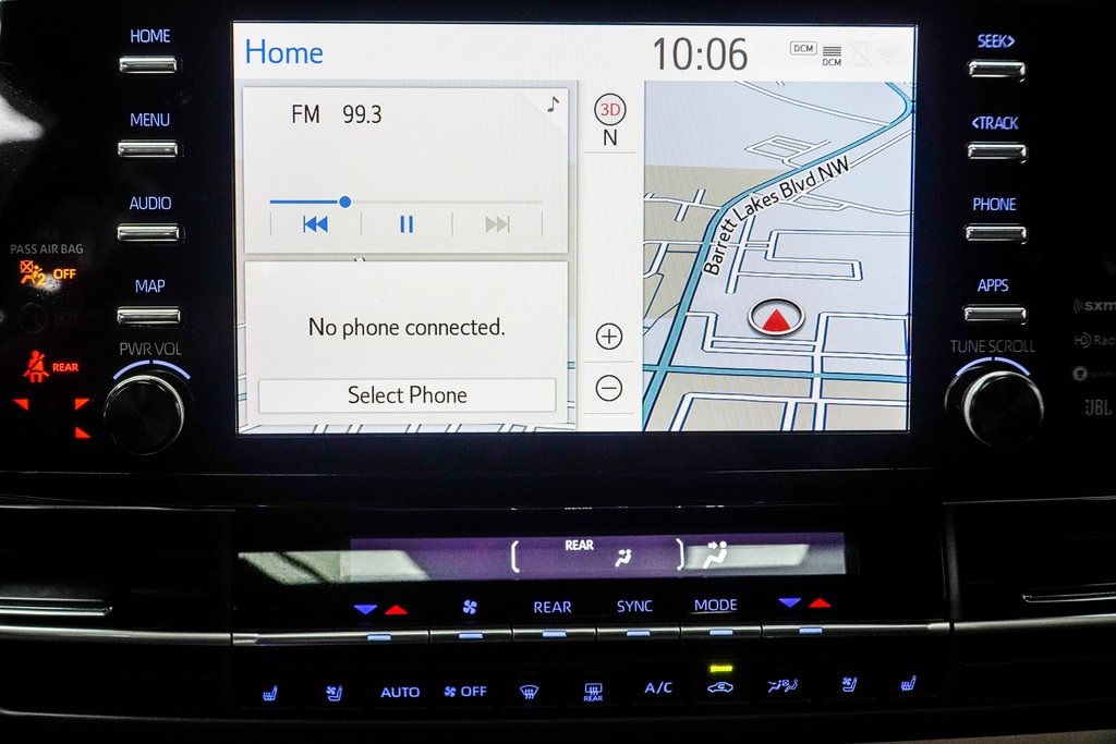 Vehicle image 21 of 43