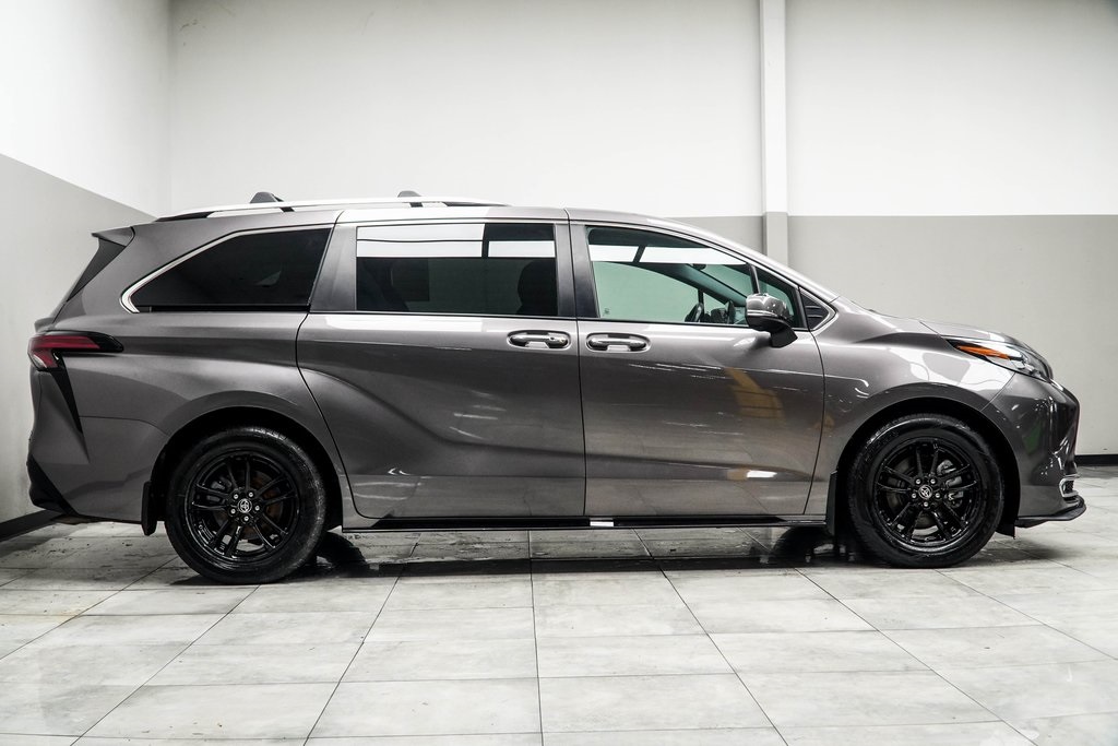 Vehicle image 5 of 43