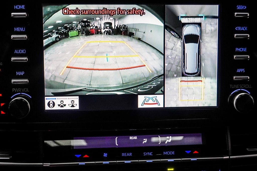 Vehicle image 24 of 43