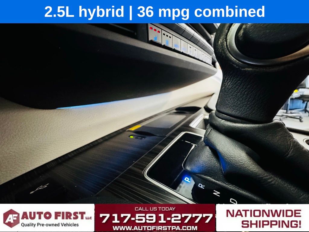 Vehicle image 17 of 35