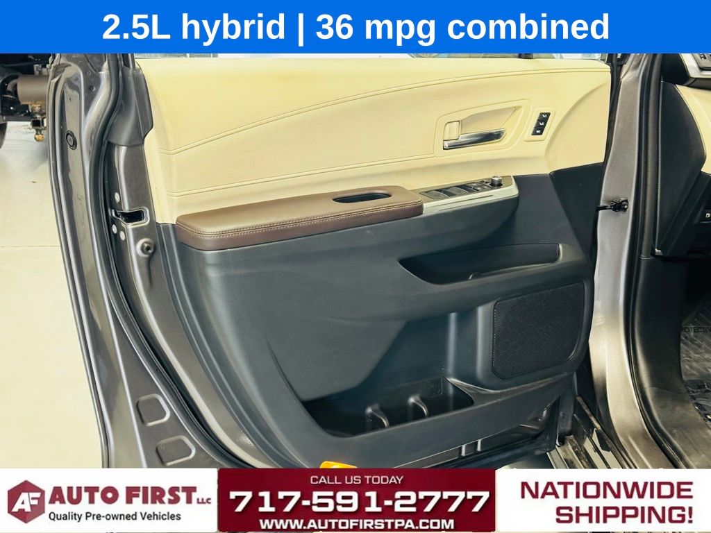 Vehicle image 10 of 35