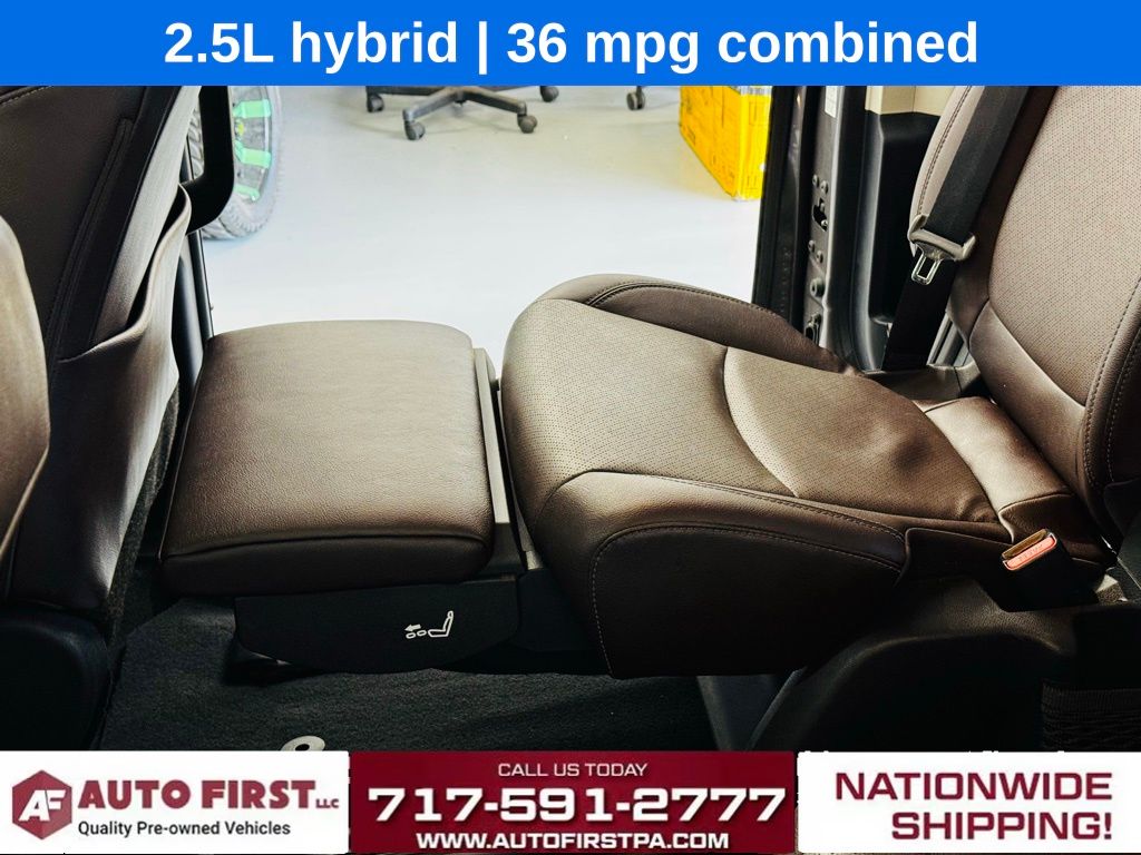 Vehicle image 26 of 35