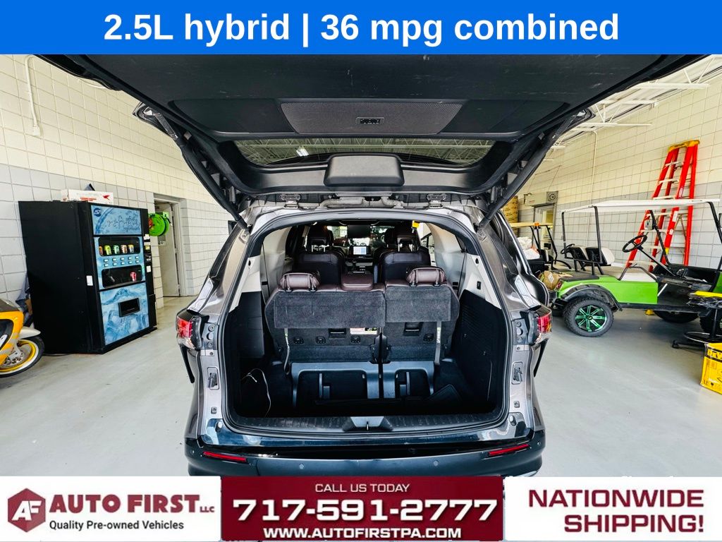 Vehicle image 32 of 35