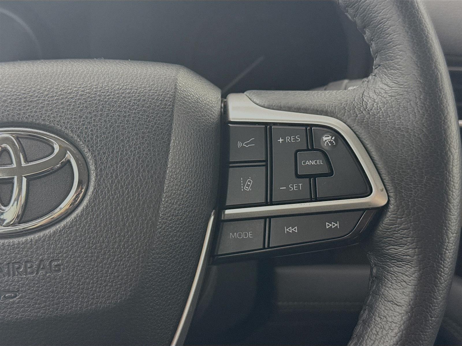 Vehicle image 19 of 47