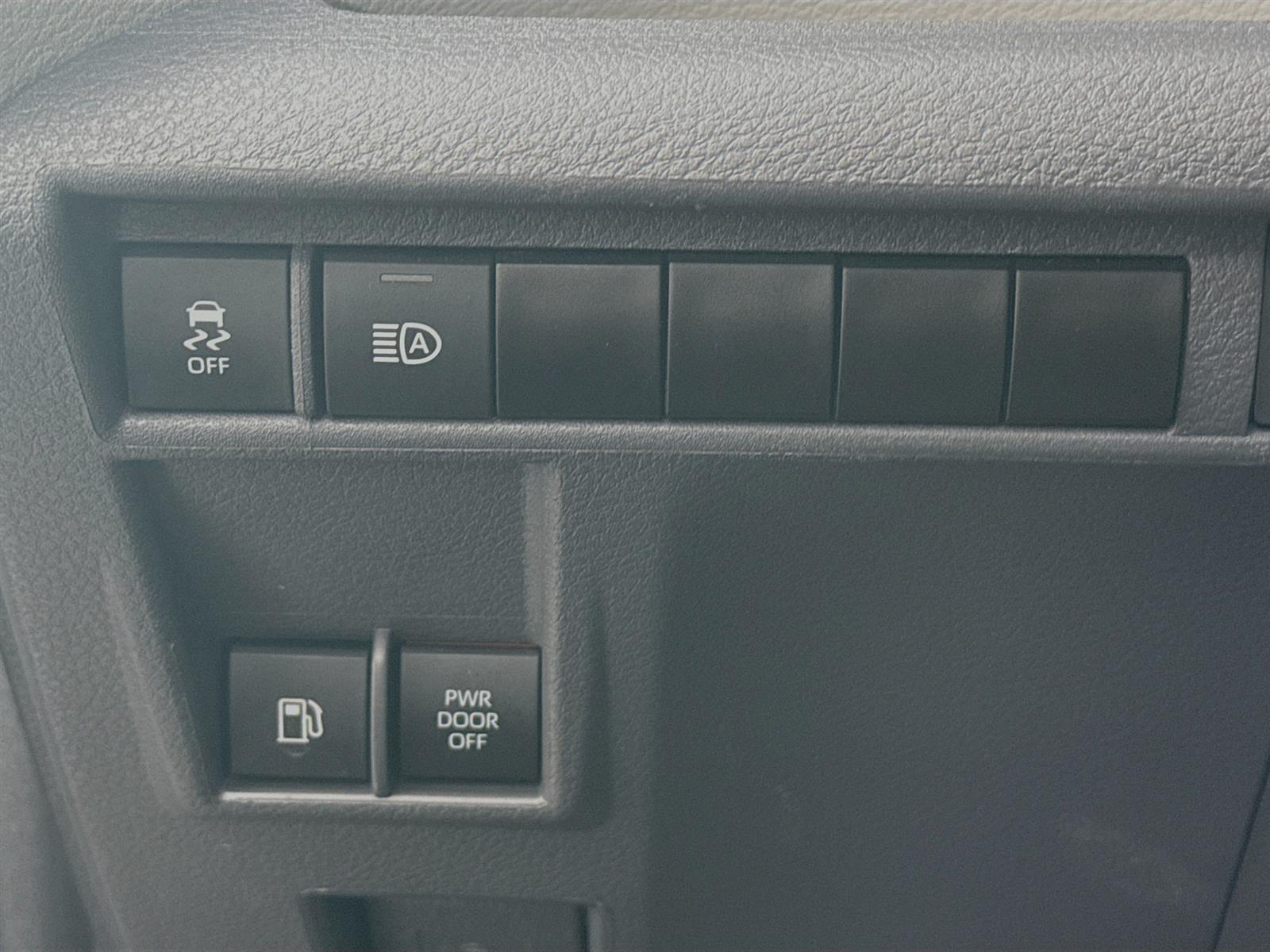 Vehicle image 15 of 47