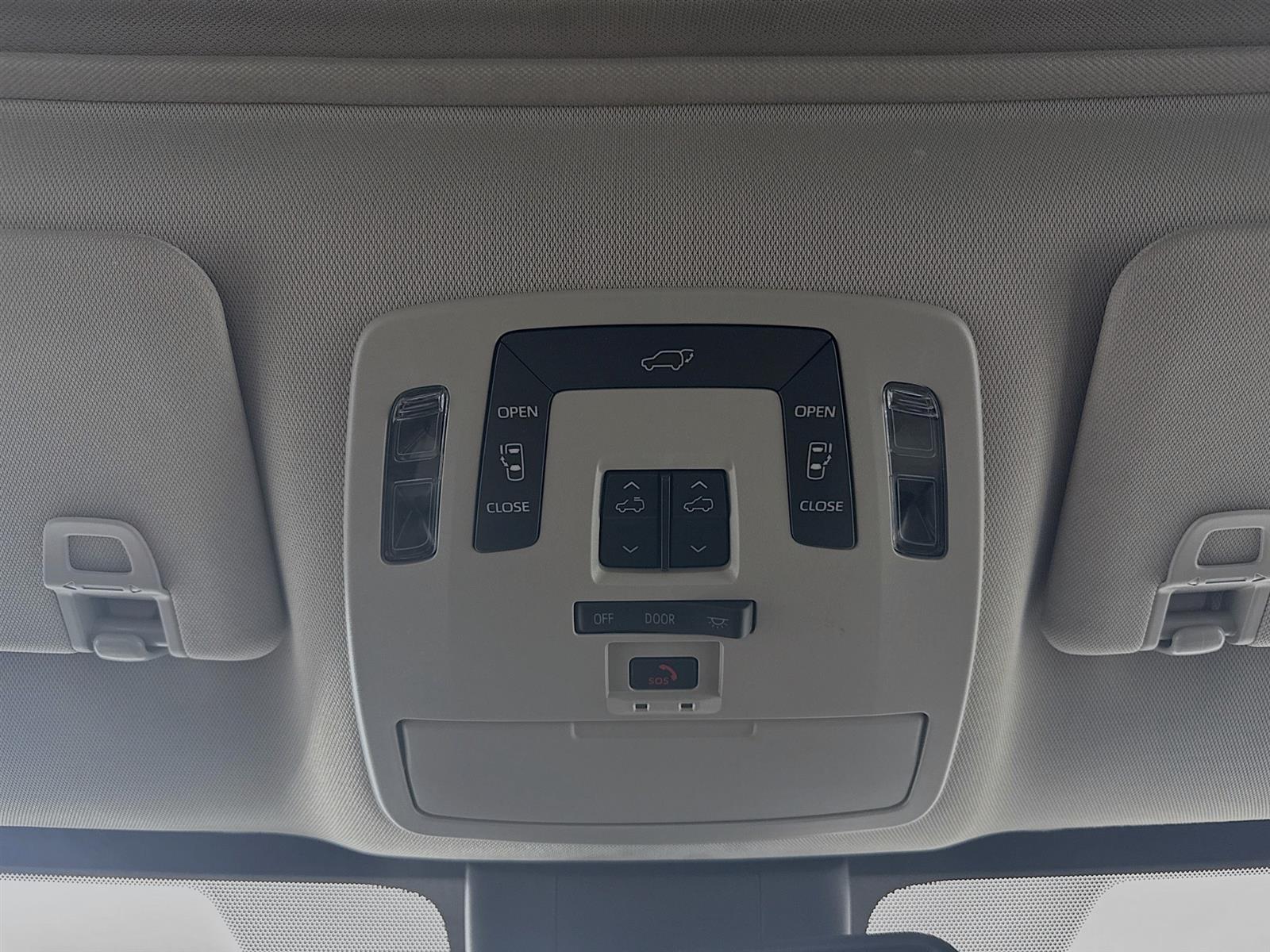 Vehicle image 24 of 47