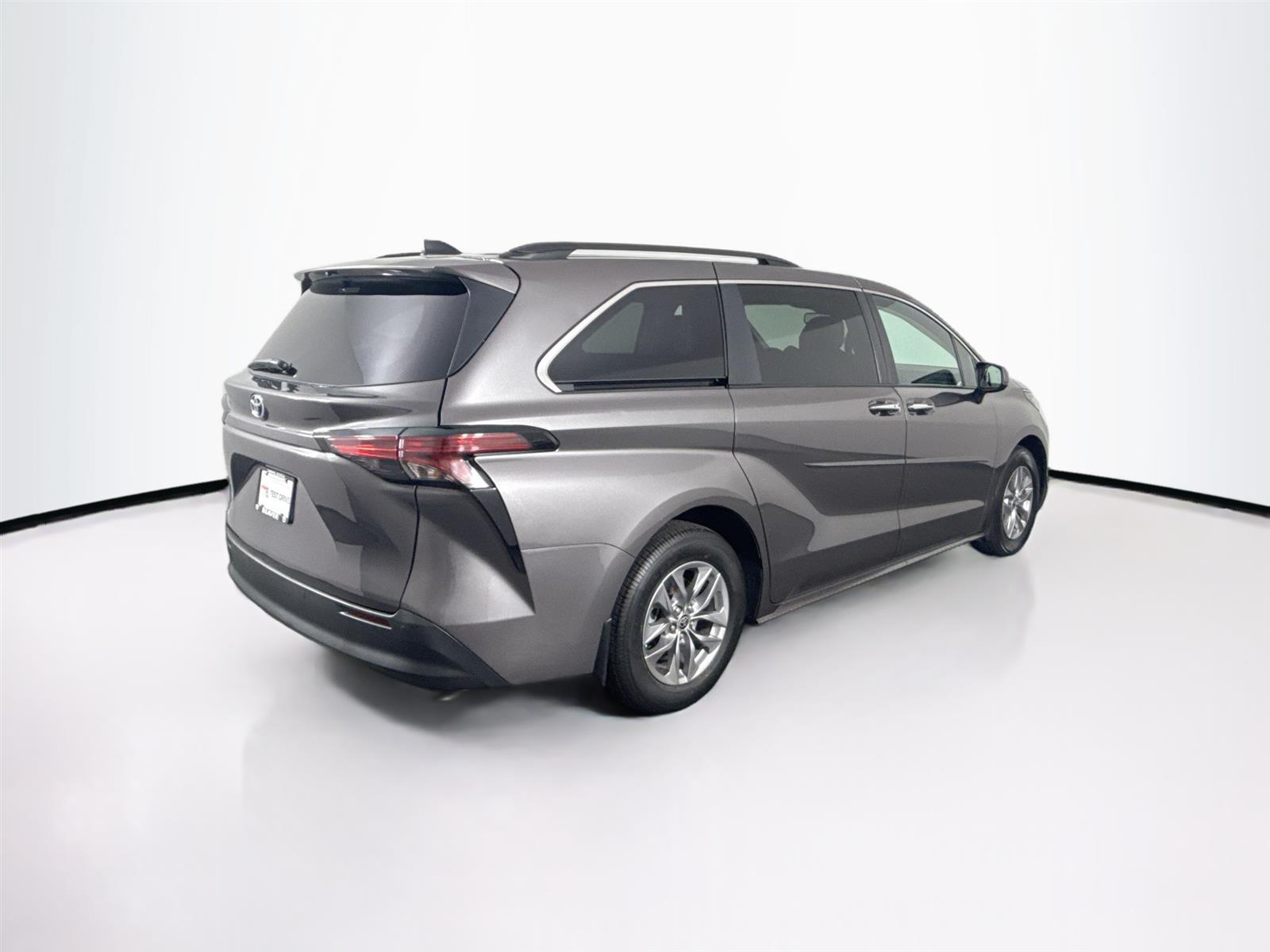 Vehicle image 6 of 47
