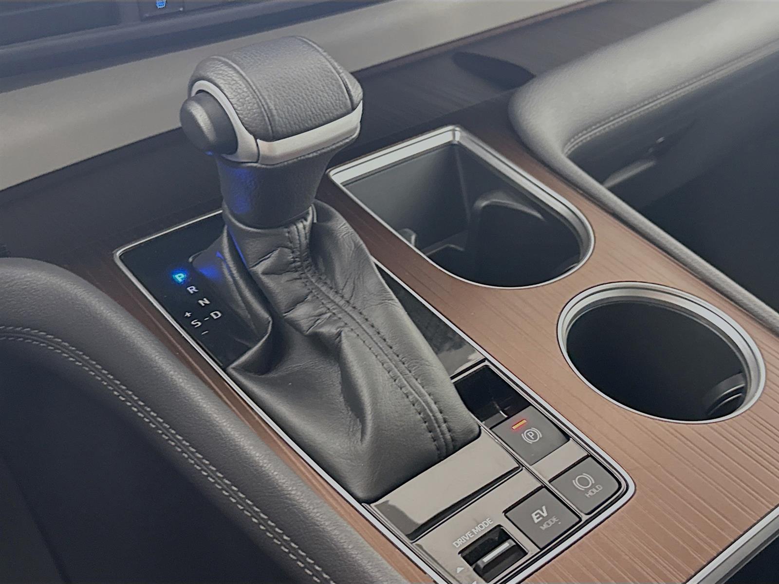 Vehicle image 29 of 47