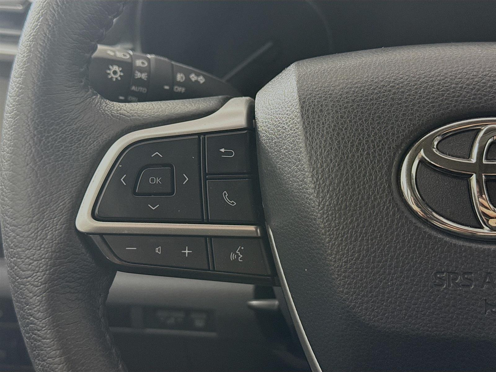Vehicle image 18 of 47