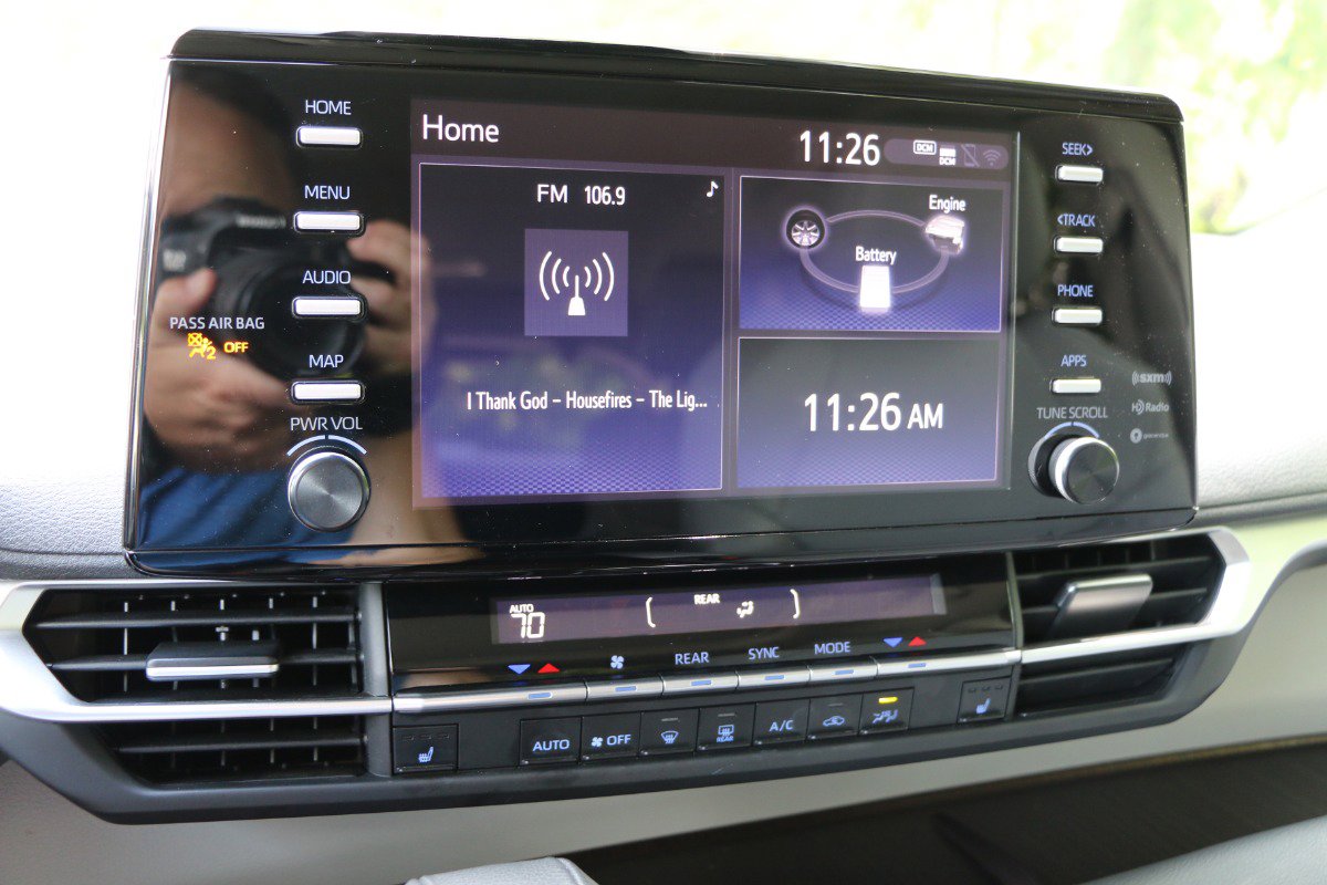Vehicle image 20 of 42