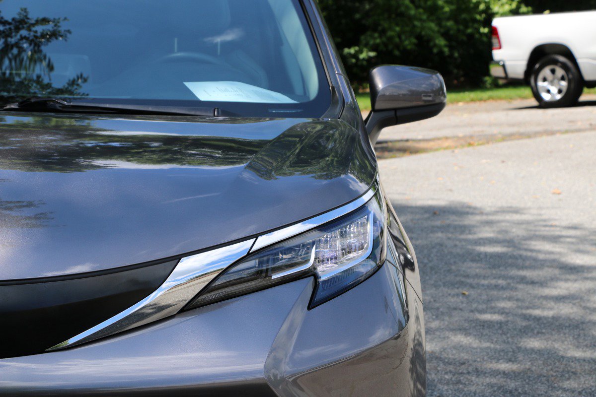 Vehicle image 13 of 42
