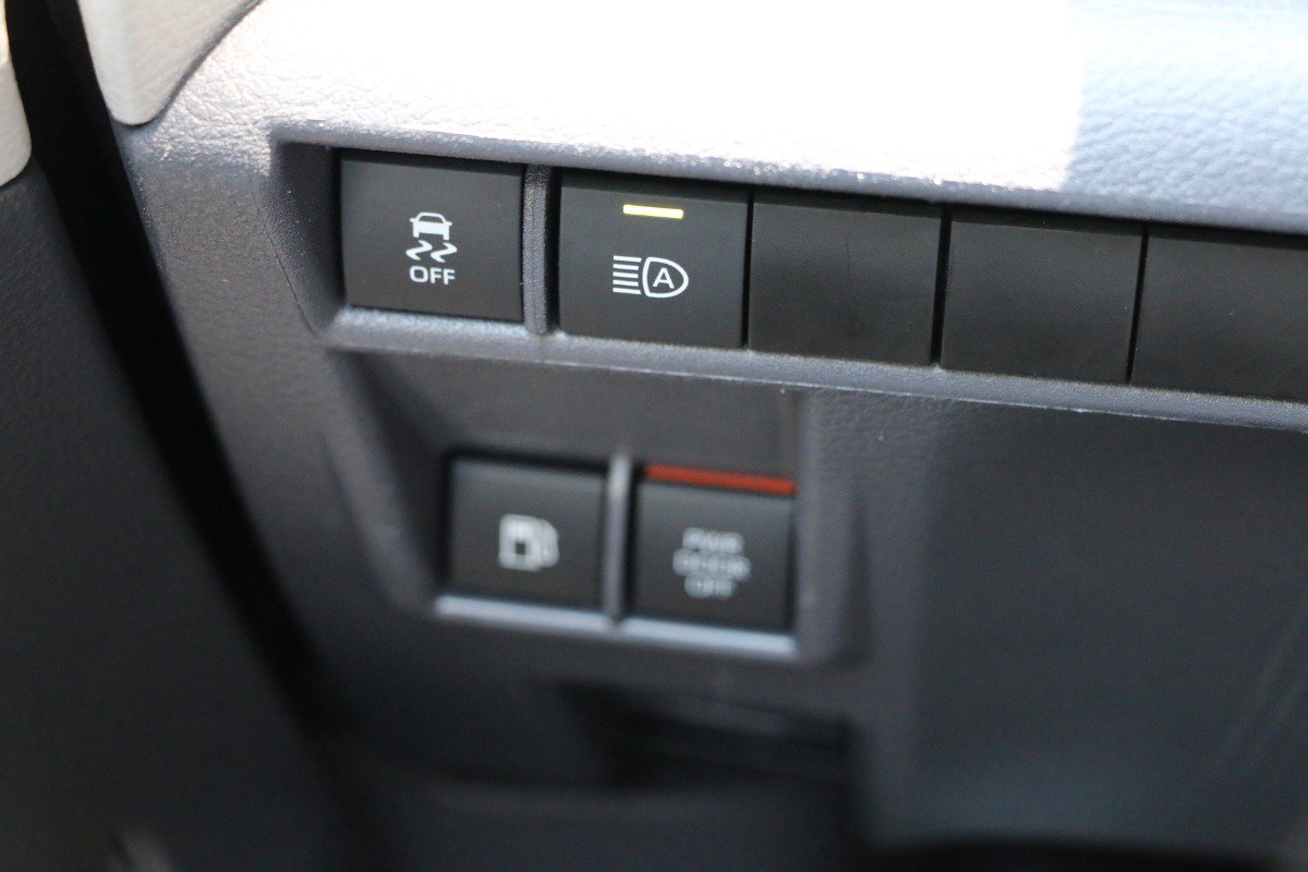 Vehicle image 19 of 42