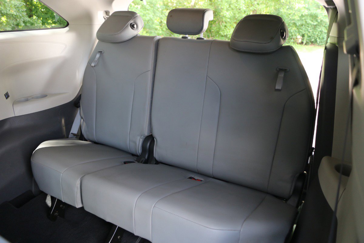 Vehicle image 31 of 42