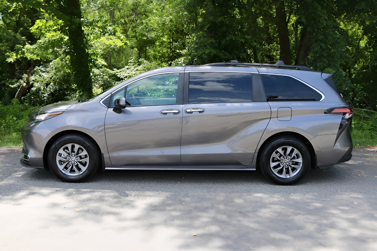 Vehicle image 42 of 42