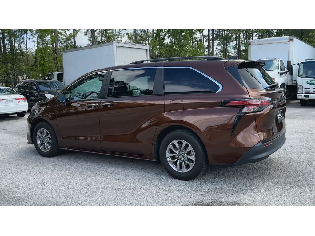 Vehicle image 8 of 36